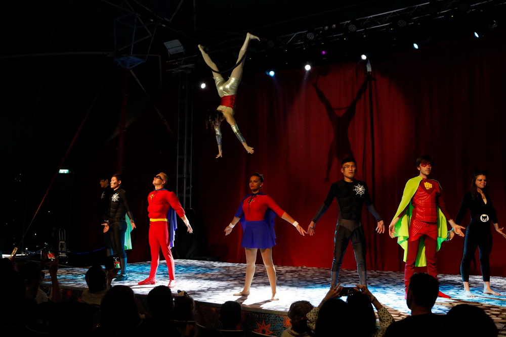 Цирк «Флорентин» представляет: Супергерои 2: «Возвращение света»
