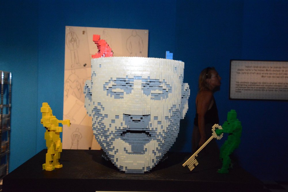 В Холоне открылась уникальная выставка «Искусство LEGO» – The Art of the Brick