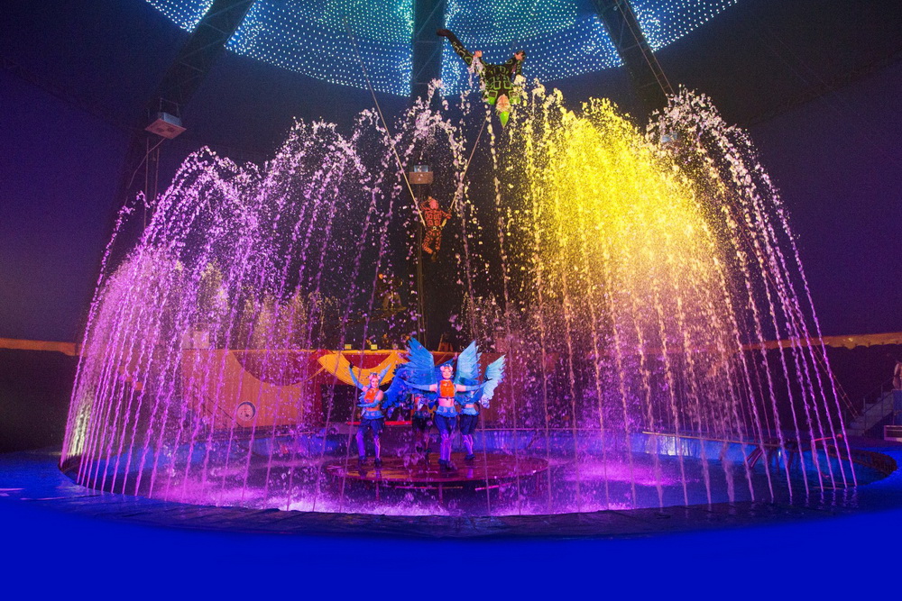 Водный цирк AQUA, одно из лучших зрелищ для детей – с нами и в дни Хануки!