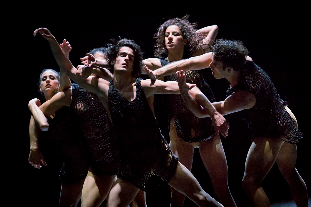 Итальянская группа современного балета «Aterballetto» представит спектакль «Антитеза».