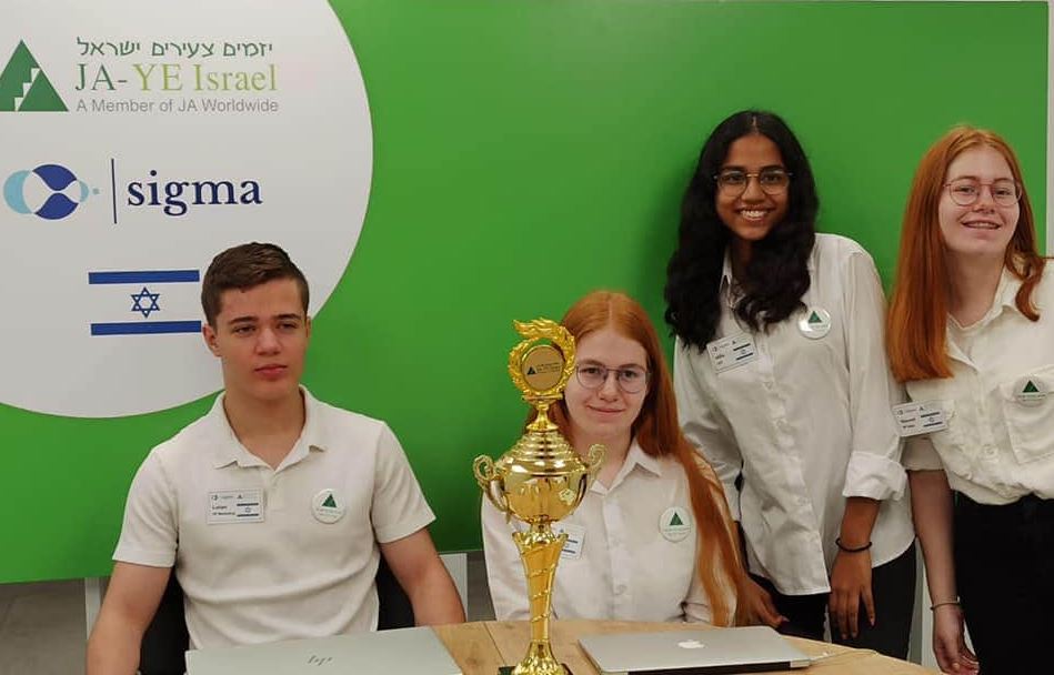 Школьники из Ришон-ле-Циона победили на международном конкурсе