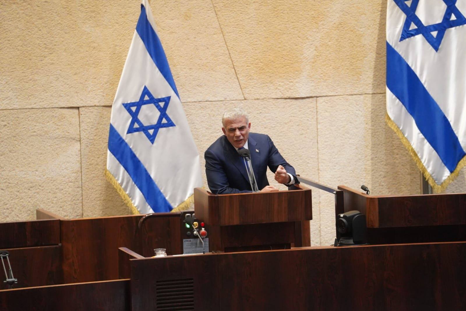 Яир Лапид: «Израиль становится страной, которая лишает людей их самого основного права – влюбляться и жениться»