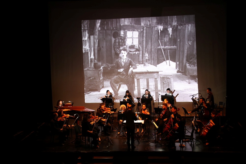 Фильм-шедевр «Золотая лихорадка» Чарли Чаплина в сопровождении «Революционного оркестра»