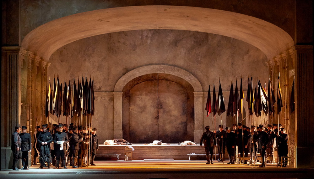 «Трубадур» Джузеппе Верди в Израильской Опере в постановке Даниэле Аббадо