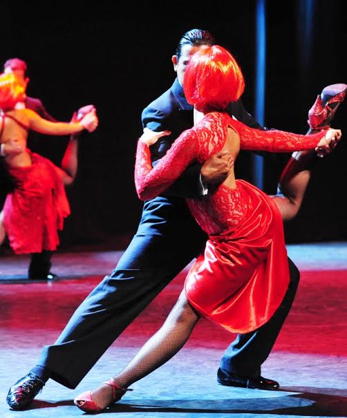 “В красном платье с разрезом…”  Дух Аргентины и все эпохи танго в одном спектакле