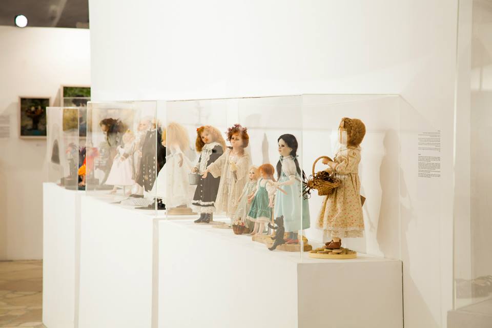 “Одна из” – “One of” – женская мода для кукол на выставке Dolls Art
