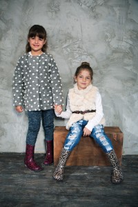 מבצע חנוכה מפנק לילדים ברשת סקופ קונים נעל 1 ומקבלים 2 במתנה ! צילום שי יחזקאל(Large)